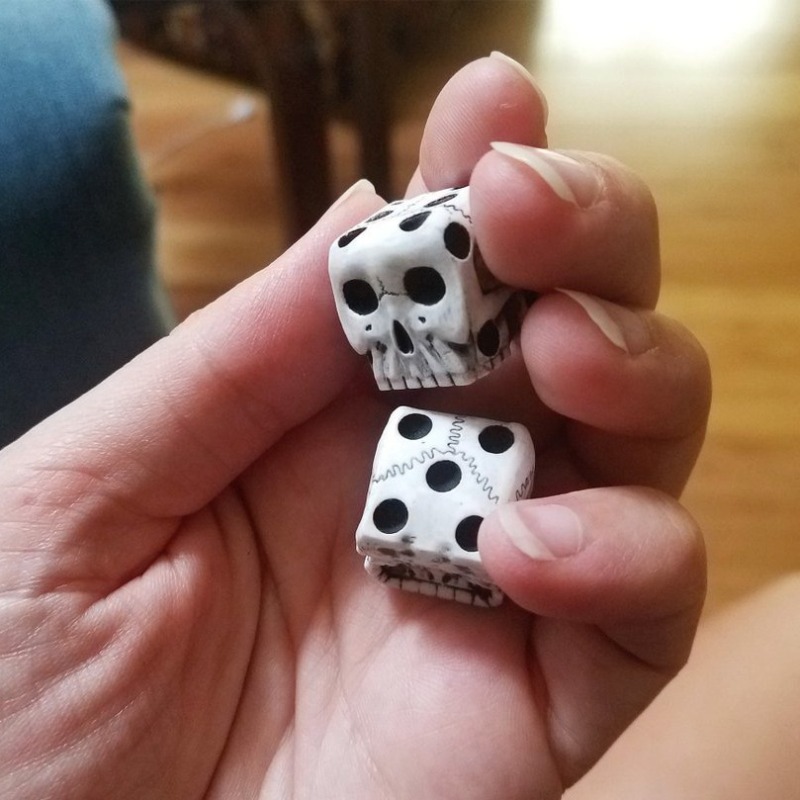 Halloween White Skull Resin Di - Party Games No Equipment recensie en prijs