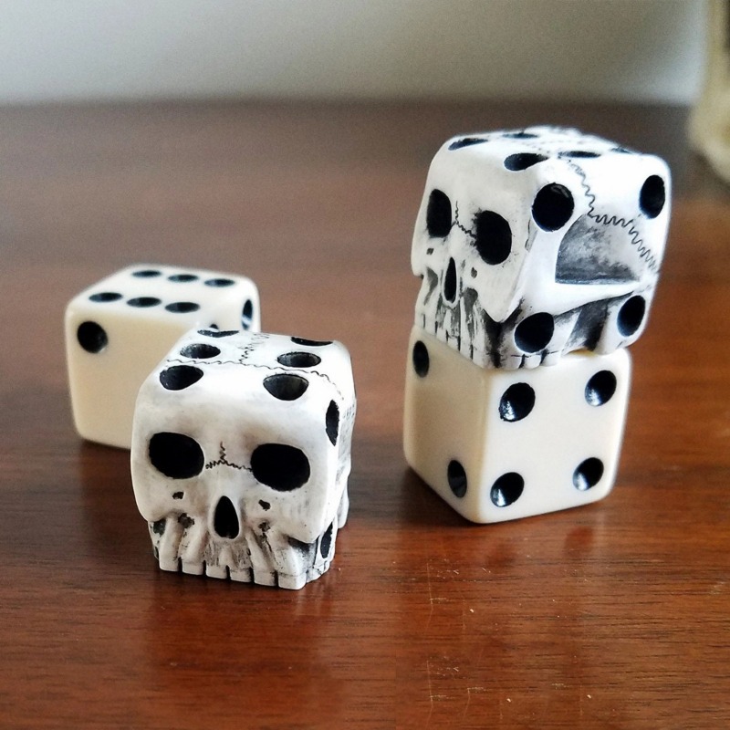 Halloween White Skull Resin Di - Party Games No Equipment recensie en prijs